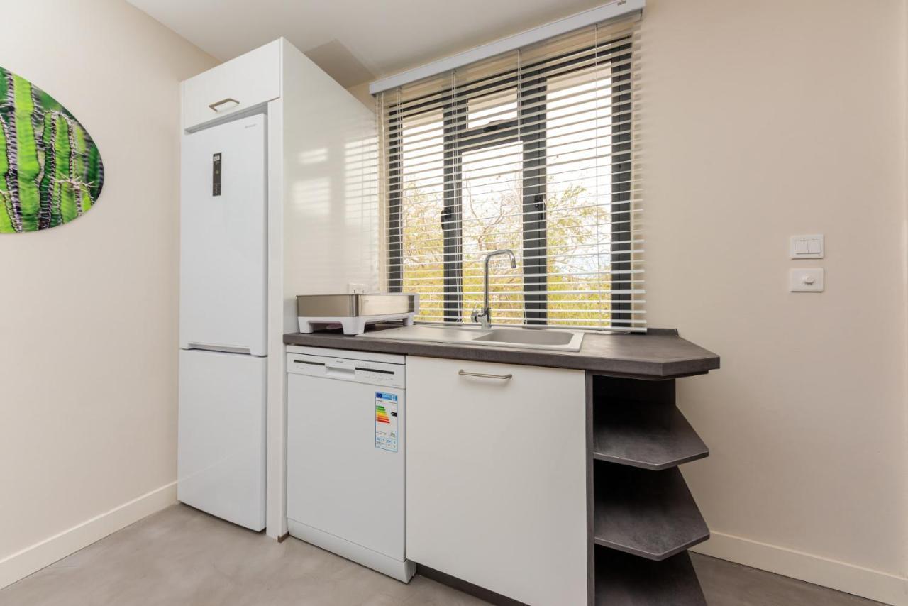 Les Cerisiers Beach Residence, Cosy And Modern 3 Bedroom Apartment Located 50 Metres From The Beach And From All Amenities And Restaurants On The Coastal Road Flic en Flac Экстерьер фото