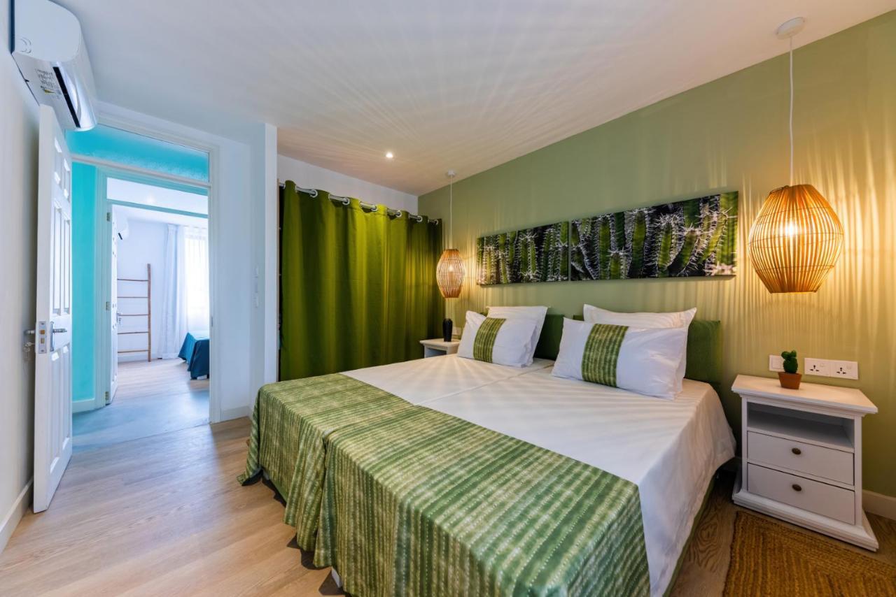 Les Cerisiers Beach Residence, Cosy And Modern 3 Bedroom Apartment Located 50 Metres From The Beach And From All Amenities And Restaurants On The Coastal Road Flic en Flac Экстерьер фото
