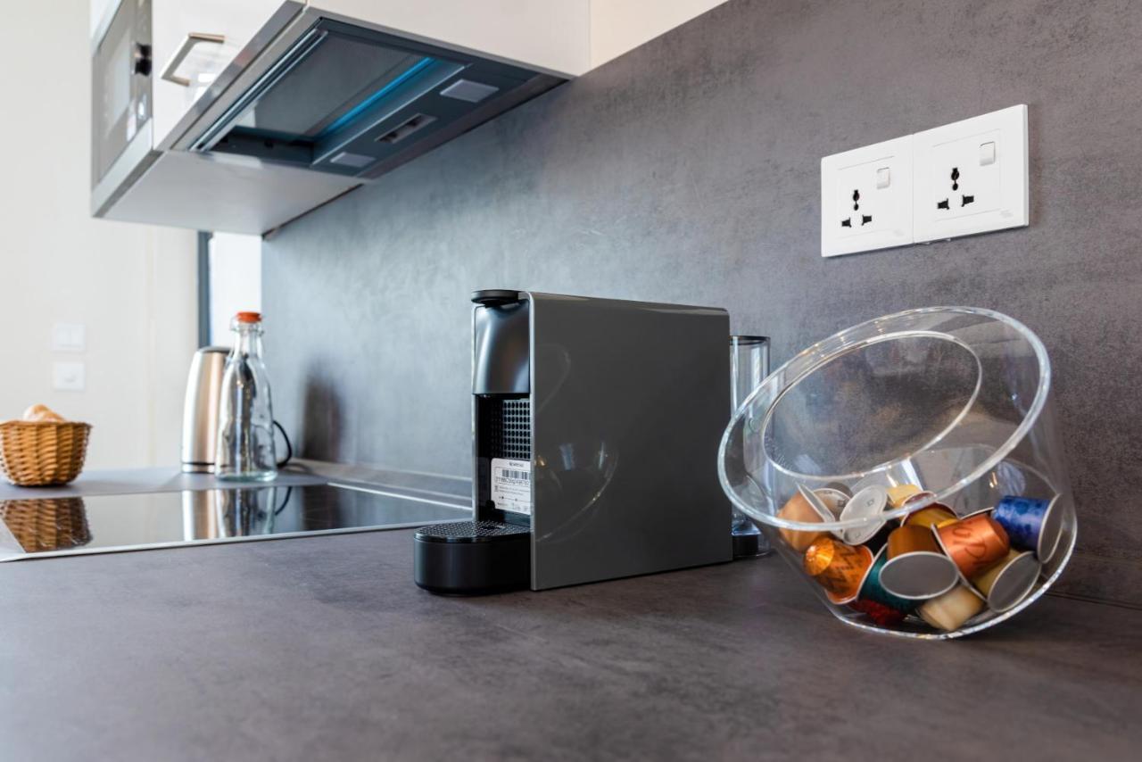 Les Cerisiers Beach Residence, Cosy And Modern 3 Bedroom Apartment Located 50 Metres From The Beach And From All Amenities And Restaurants On The Coastal Road Flic en Flac Экстерьер фото